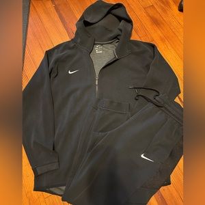 Men’s Nike sweatsuit